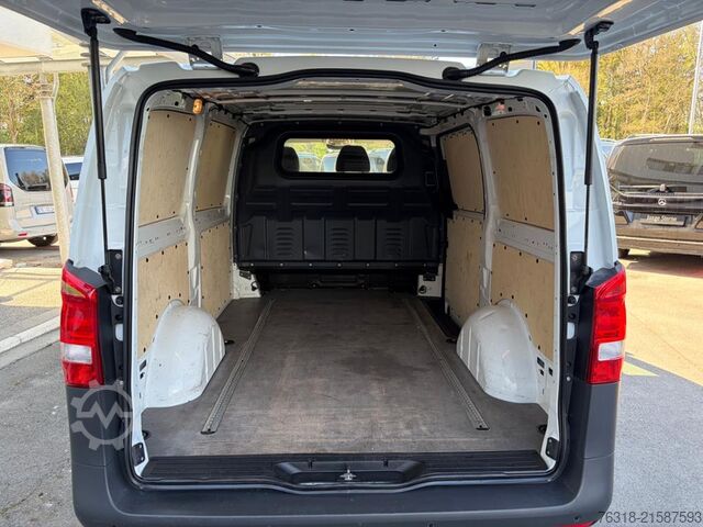 Μίνι λεωφορείο Mercedes-Benz eVito 111 Kasten lang Klima PDC Trennwand SHZ