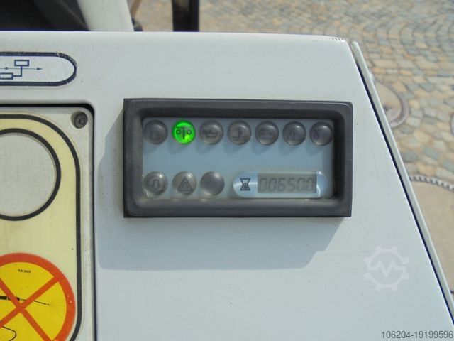 Carrello elevatore frontale PALFINGER F3 203 Mitnahmestapler 650h