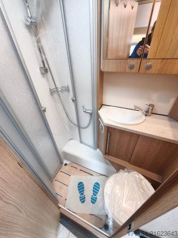 Half-integraal camper LMC Cruiser V 646 G,  Längsbetten, Navi,Automatik