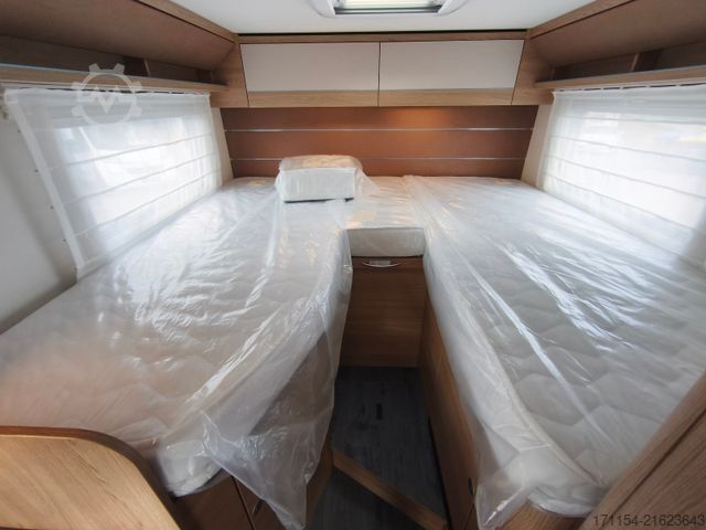 Half-integraal camper LMC Cruiser V 646 G,  Längsbetten, Navi,Automatik