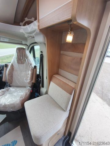 Half-integraal camper LMC Cruiser V 646 G,  Längsbetten, Navi,Automatik