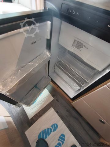 Half-integraal camper LMC Cruiser V 646 G,  Längsbetten, Navi,Automatik