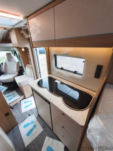 Half-integraal camper LMC Cruiser V 646 G,  Längsbetten, Navi,Automatik