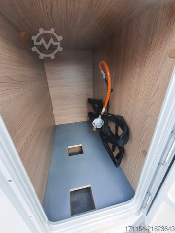 Half-integraal camper LMC Cruiser V 646 G,  Längsbetten, Navi,Automatik