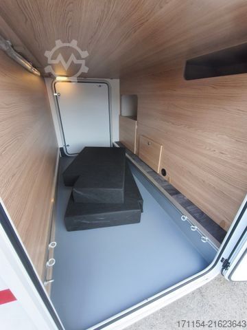 Half-integraal camper LMC Cruiser V 646 G,  Längsbetten, Navi,Automatik