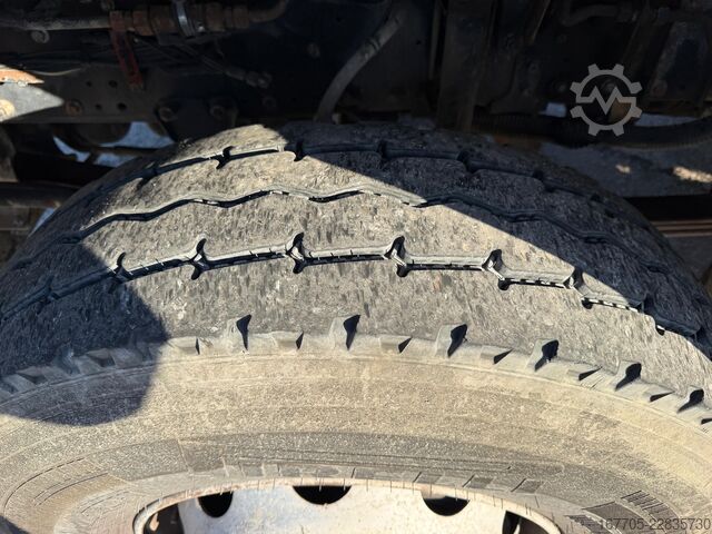 Betonblander lastbil Iveco trakker