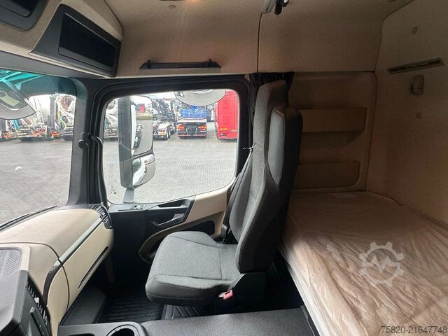 Standard-SZM Mercedes-Benz Arocs 4052 AS 6X6 HEAVY DUTY PRIME MOVERS NEW 4...
