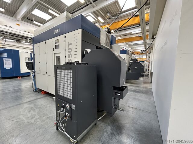 Centro de usinagem universal de 5 eixos GROB G550T