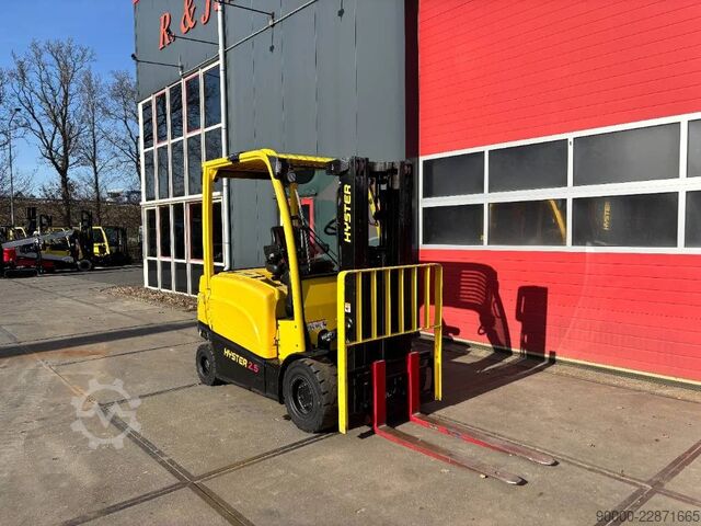περονοφόρο ανυψωτικό Hyster J2.5 XN 2500kg E- heftruck triplo