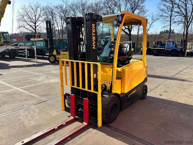 περονοφόρο ανυψωτικό Hyster J2.5 XN 2500kg E- heftruck triplo