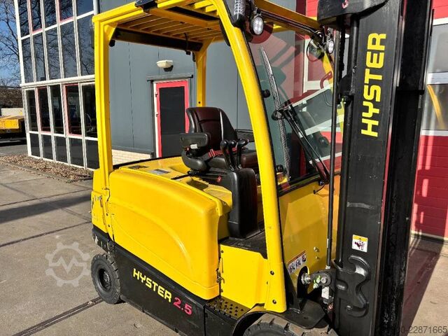 περονοφόρο ανυψωτικό Hyster J2.5 XN 2500kg E- heftruck triplo