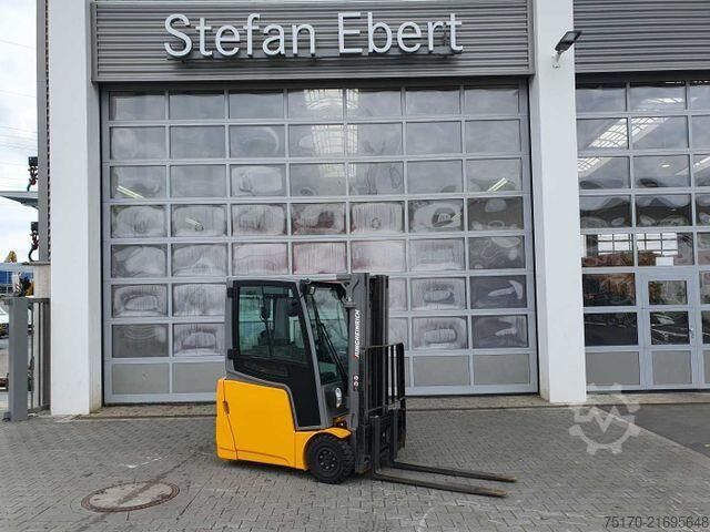 Heftruck Jungheinrich EFG 215 / Triplex: 4.25m! / SS / 4.297h!
