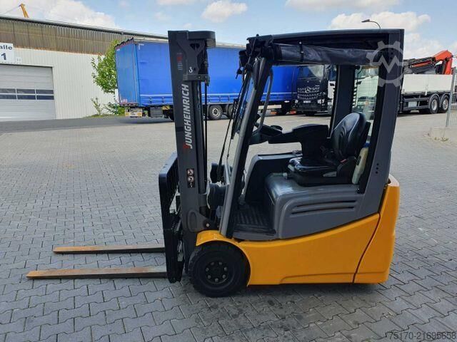 Heftruck Jungheinrich EFG 215 / Triplex: 4.25m! / SS / nur 2.184h!