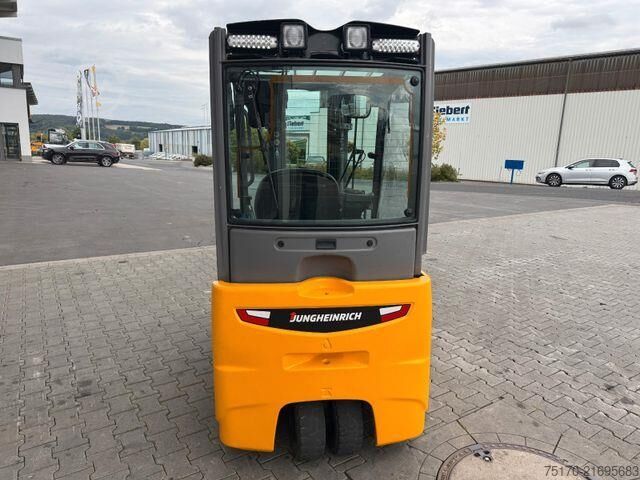 Heftruck Jungheinrich EFG 215 / Triplex: 4.25m! / SS / 4.168h / 2024