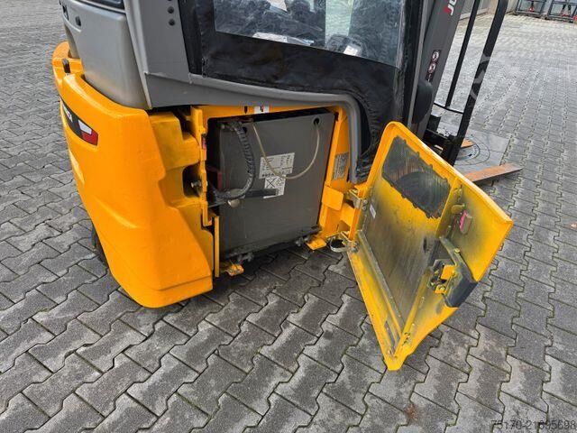 Heftruck Jungheinrich EFG 215 / Triplex: 4.25m! / SS / nur 3.092h!