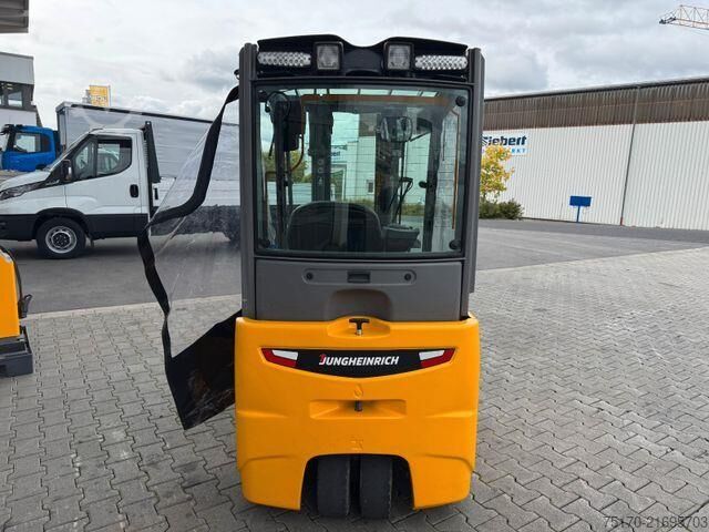 Heftruck Jungheinrich EFG 215 / Triplex: 4.25m! / SS / nur 3.298h!