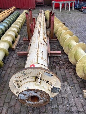 Bauer Betonierkelly / beton kelly Bauer Betonierkelly / concrete kelly