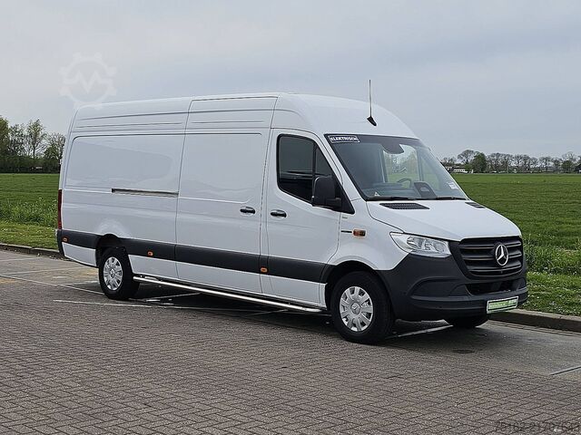 Stationvogn med højt tag MERCEDES-BENZ ESPRINTER 320 204 pk 81 Kwh