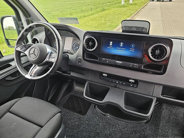Stationvogn med højt tag MERCEDES-BENZ ESPRINTER 320 204 pk 81 Kwh
