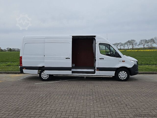 Stationvogn med højt tag MERCEDES-BENZ ESPRINTER 320 204 pk 81 Kwh
