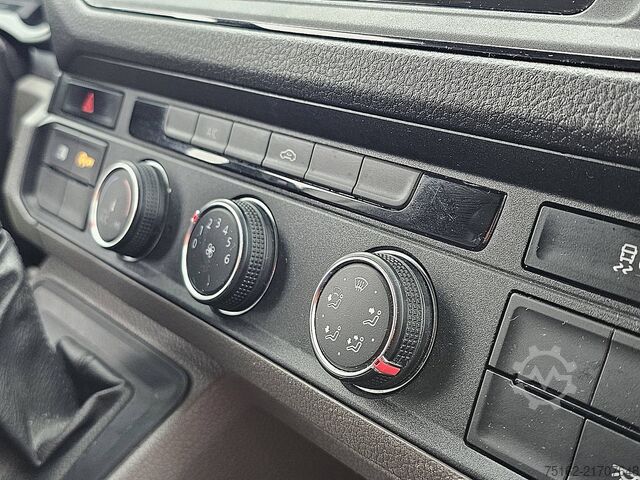 Kombi s vysokou střechou VOLKSWAGEN CRAFTER 35 2.0 L3H3 140Pk Automaat!