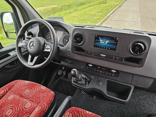 Passenger transportation MERCEDES-BENZ SPRINTER 314 L2H2 9-Pers 2x Airco