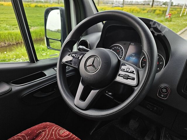 Passenger transportation MERCEDES-BENZ SPRINTER 314 L2H2 9-Pers 2x Airco