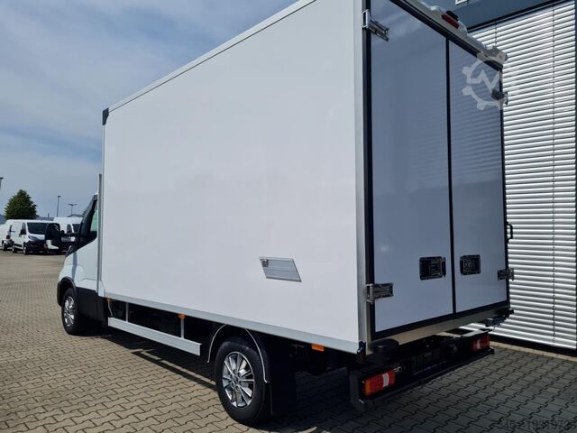 Furgon skrzyniowy Iveco DAILY 35S18 Koffer Automatik ALU KAMERA NAVI TEMPOMAT