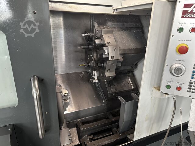 Centru de strunjire și frezare CNC HAAS ST-15