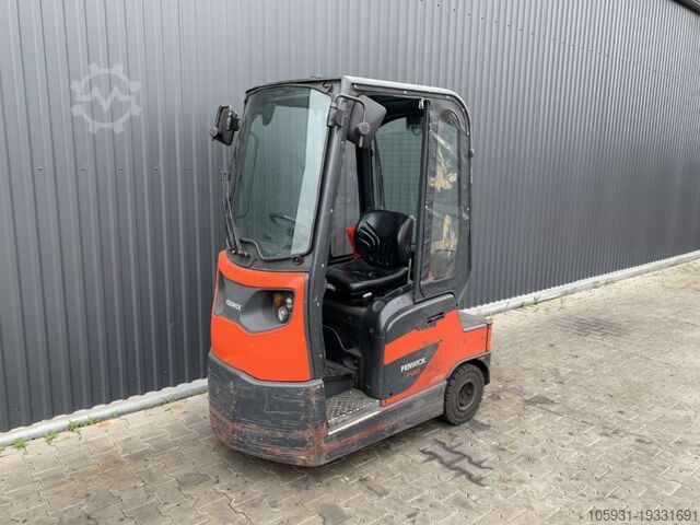 Tow Tractor Linde P60