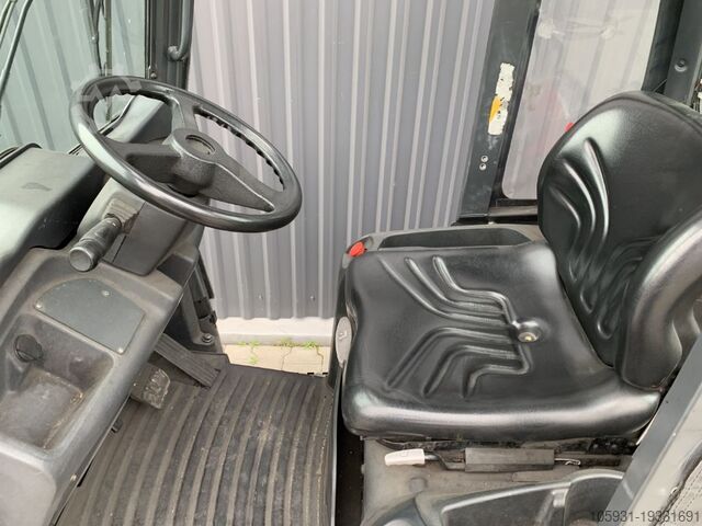 Tow Tractor Linde P60