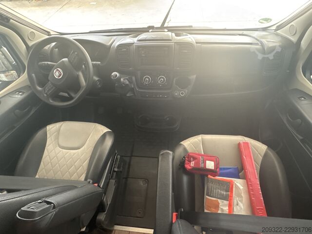 Husbil Fiat Ducato Weinsberg Carabus 2023 | Cambio manuale | Tetto a soffietto