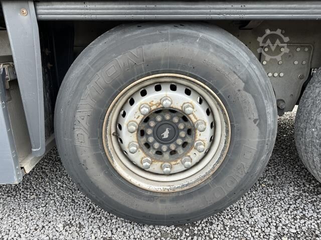 Nyitott ponyvás félpótkocsi Schmitz Cargobull SCS 24 Curtainsider Liftachse PK RSAB LED