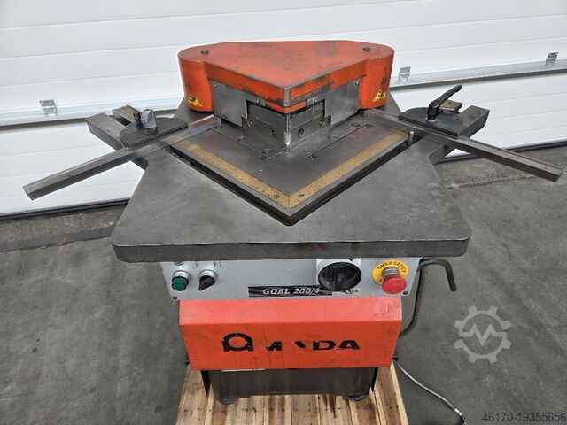 Uitklinkmachine Amada FIM Goal 204