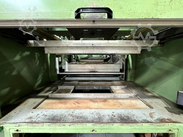 Thermovormmachine ILLIG UA 100 1G