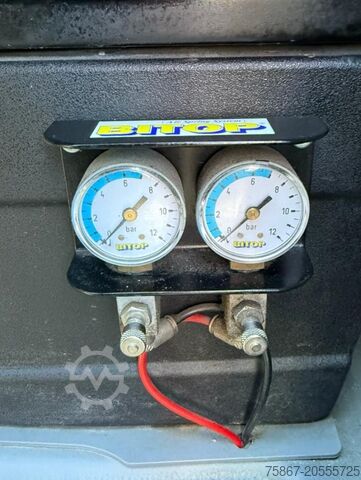 Camión con carrocería fija Iveco