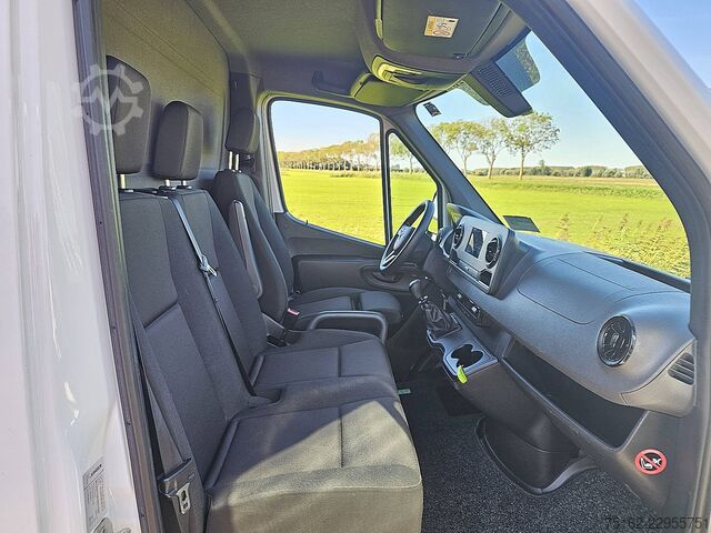 Bakwagen MERCEDES-BENZ SPRINTER 317 L3 Bakwagen Laadklep Spoiler Mbux ...
