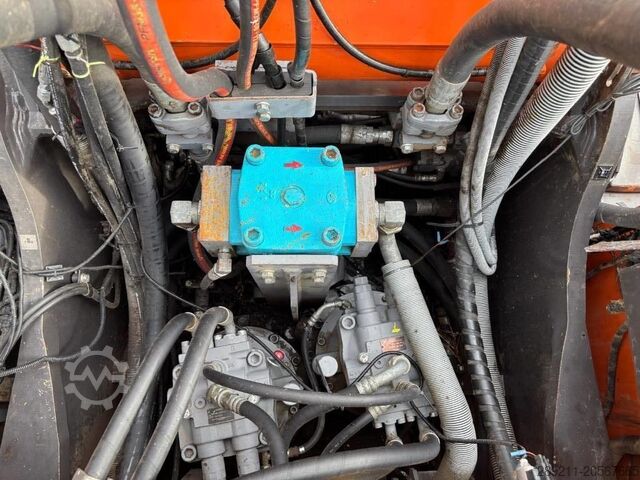 Pelle sur chenilles Hitachi ZX 490 LC H-6