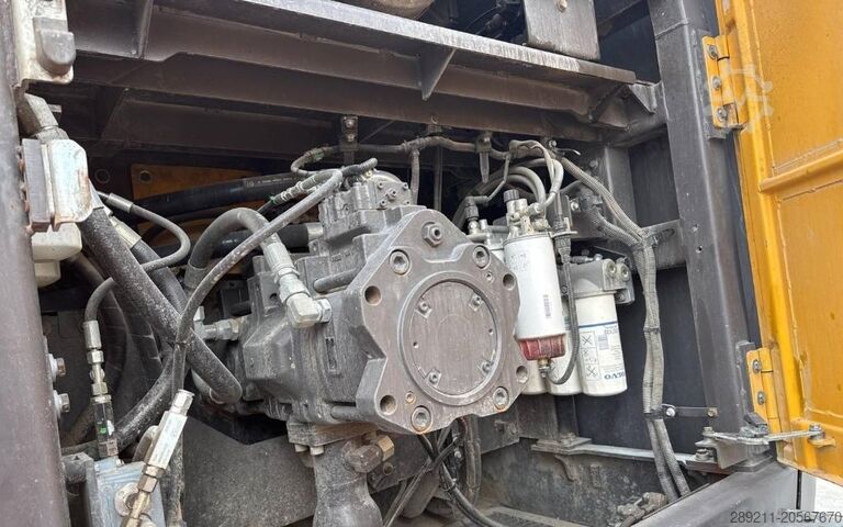 Pelle sur chenilles Volvo EC 750 EL