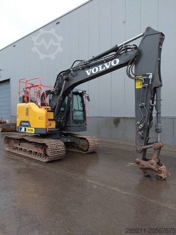 Pelle sur chenilles Volvo ECR 145 EL