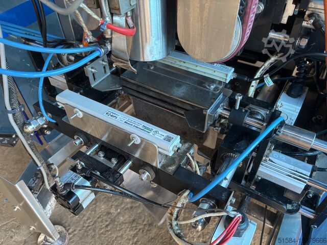 Mașină de formare, umplere și sigilare a pungilor Food Machinery Co E4230