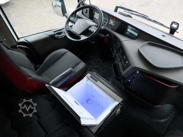 Standaard-SZM Volvo FH 460 4x2, Globe, LA chass, 2 tanks, ACC, TOP!