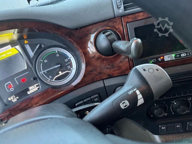 Standart-SZM DAF CF 440 Spacecab