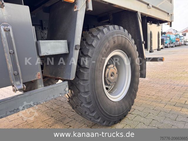 Flaklastbil med kapell IVECO 140 E240  Eurocargo 4x4 Miltär Camper Expedition