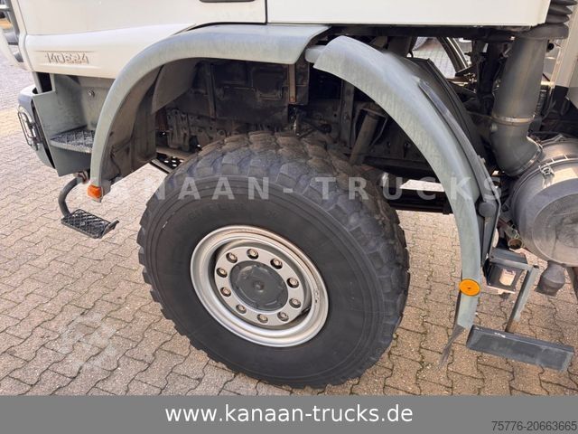 Flaklastbil med kapell IVECO 140 E240  Eurocargo 4x4 Miltär Camper Expedition