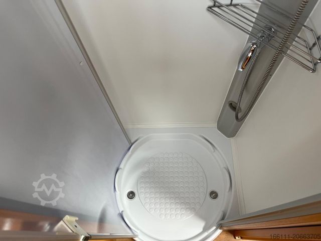 Halvintegrerad husbil FRANKIA T 6800 BD - Festbett - Klima - Solar -