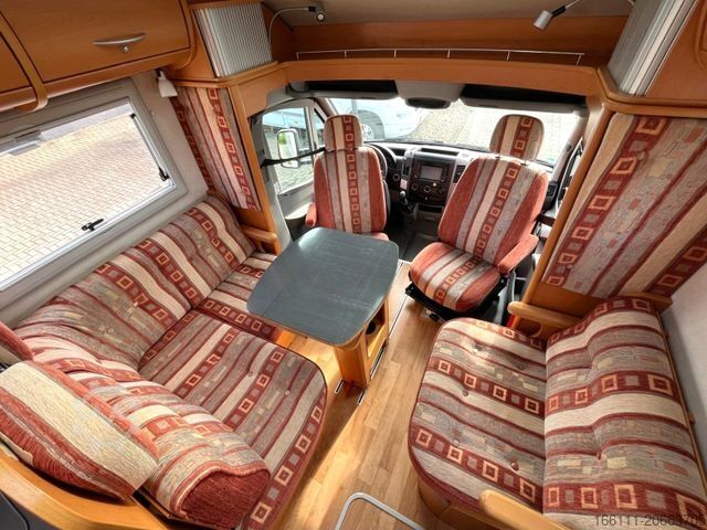 Halvintegrerad husbil FRANKIA T 6800 BD - Festbett - Klima - Solar -