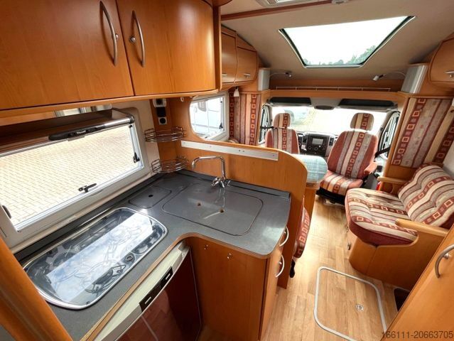 Halvintegrerad husbil FRANKIA T 6800 BD - Festbett - Klima - Solar -