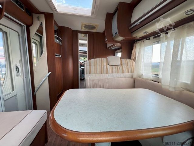 Halvintegrerad husbil ELNAGH Prince 580 L - Queensbett - - Solar