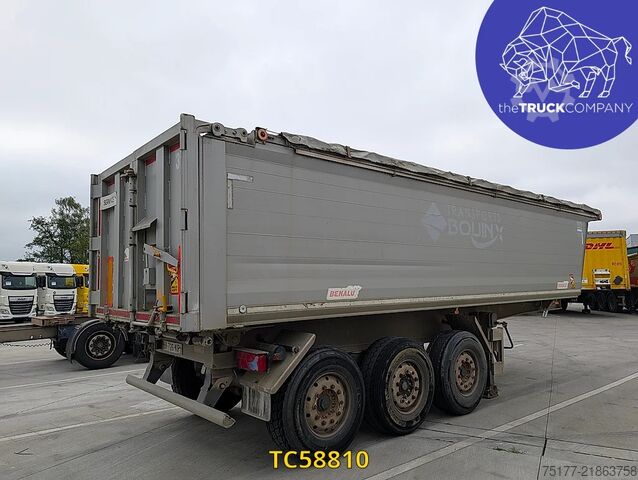 Camion de gunoi Benalu 